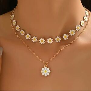 Gold Daisy Necklace Set